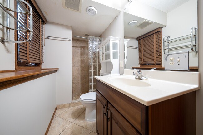 Building Photo - 8414 134th St Ct