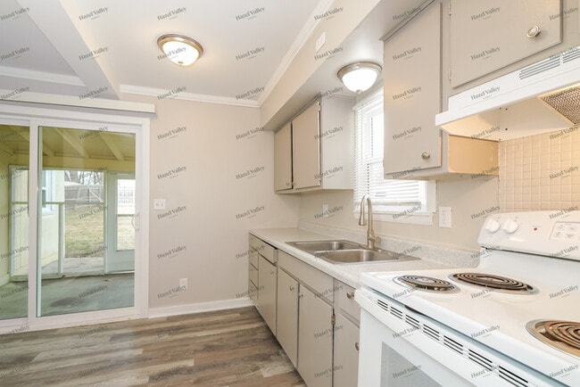 Building Photo - 768 Spruce St