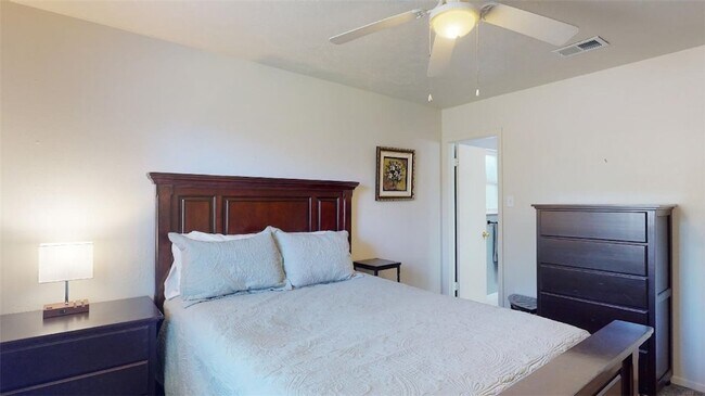 Building Photo - 3906 Sioux Cir