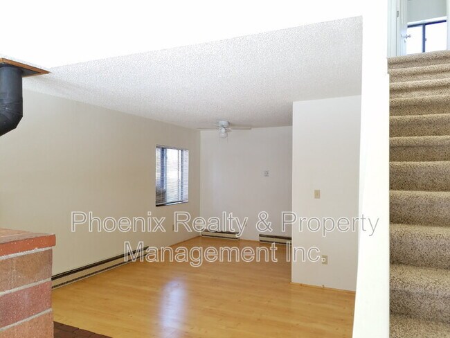 Building Photo - 901 Sir Galahad Dr