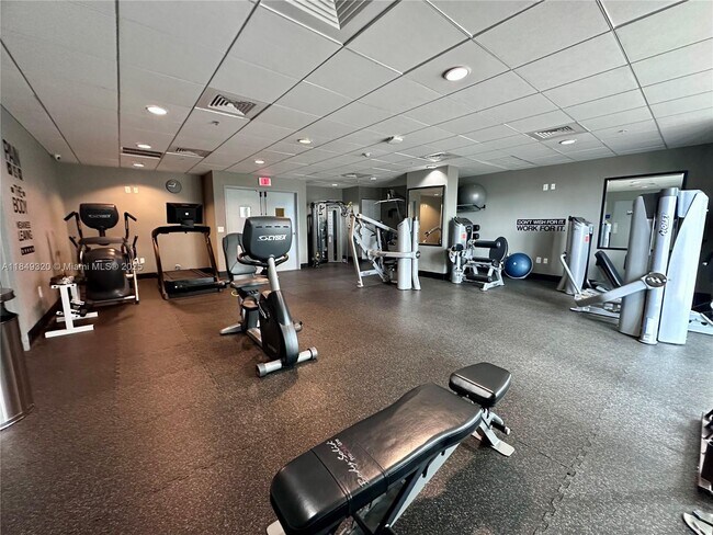 Building Photo - 2275 Biscayne Blvd Blvd
