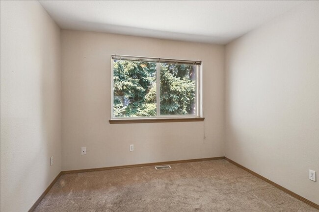 Building Photo - 3bd/2.5ba Everett Duplex