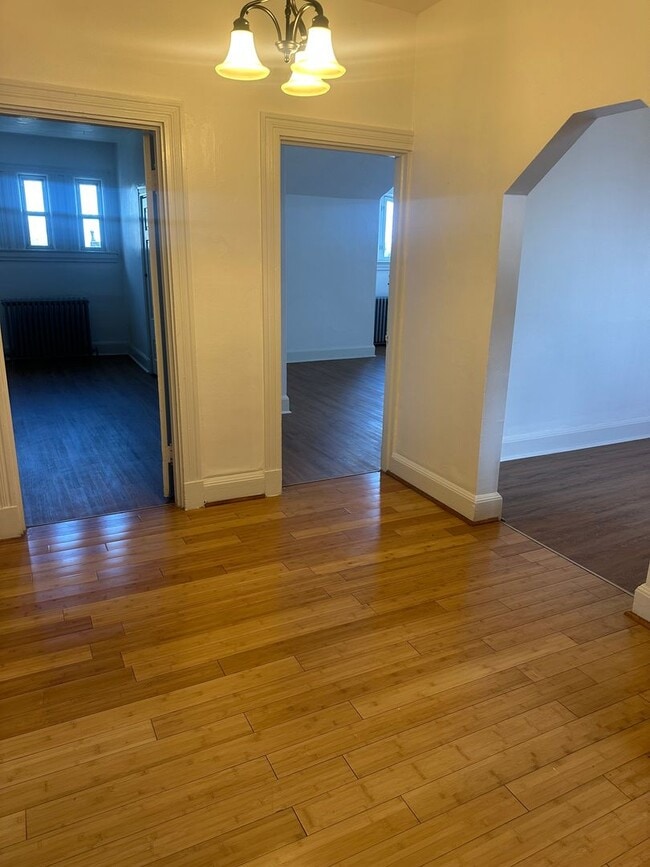 Building Photo - 140 S Fairmount St