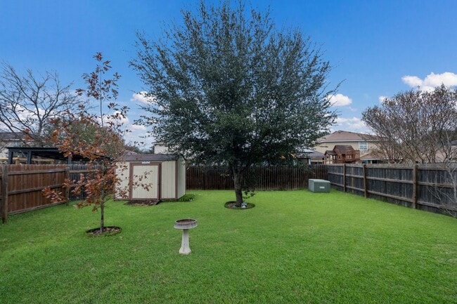 Building Photo - 7037 Lynn Lake Dr