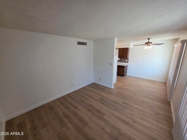 Building Photo - 3850 W Caribbean Ln