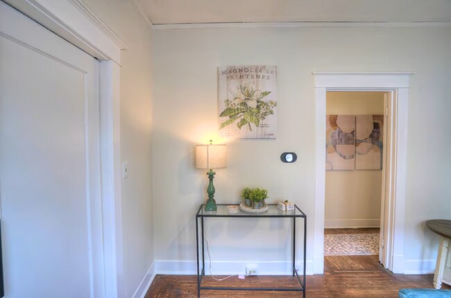 Building Photo - 21 Garden St