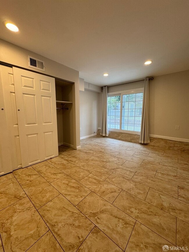 Building Photo - 444 Higate Dr