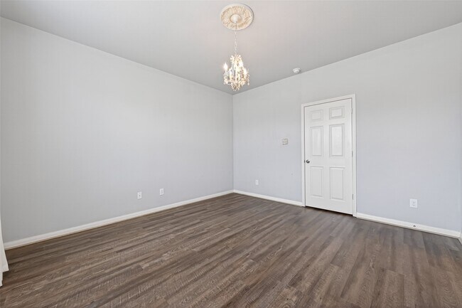 Building Photo - 30914 W Lost Creek Blvd