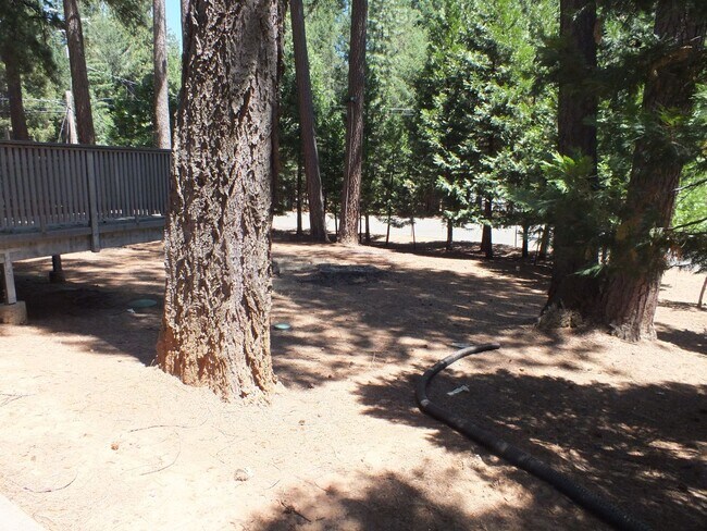 Building Photo - 5680 Azalea Cir