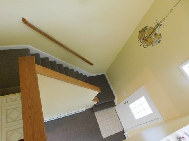 Building Photo - 3 bedroom in Cumberland RI 02864