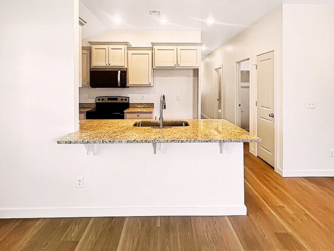Building Photo - Brand-New 3-Bedroom Modern Duplex Unit in ...