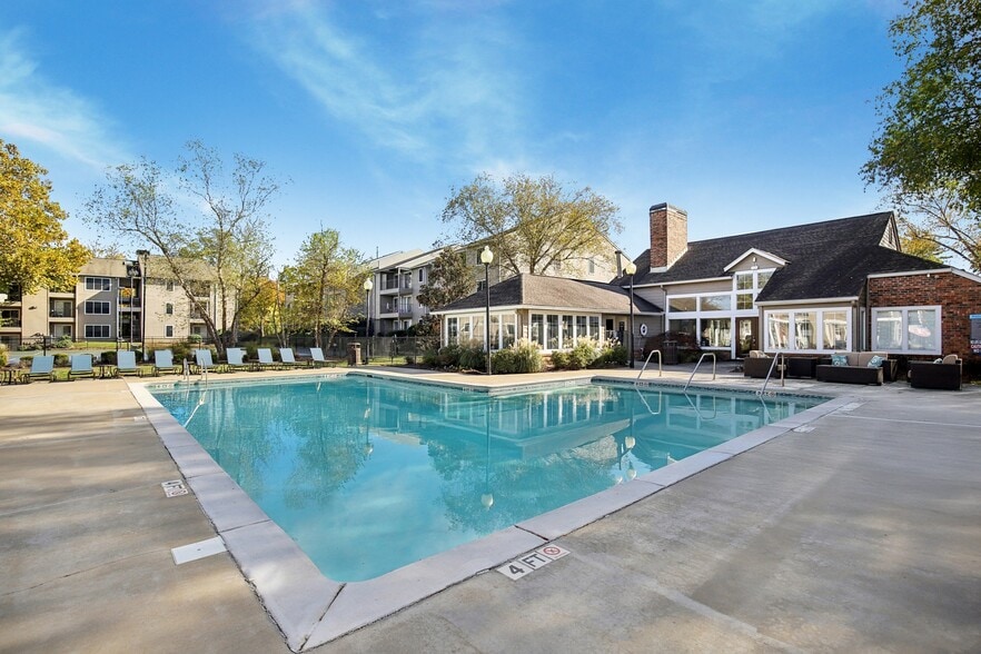 Building Photo - Harmony on Main