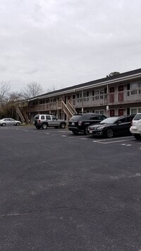 Building Photo - 2518 Cedarwood Dr