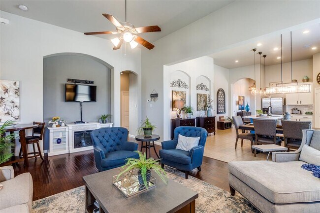 Building Photo - 3208 Thicket Dr