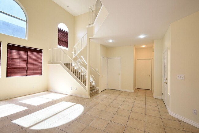 Building Photo - Charming 3-Bedroom, 2.5-Bath Two-Story Hom...