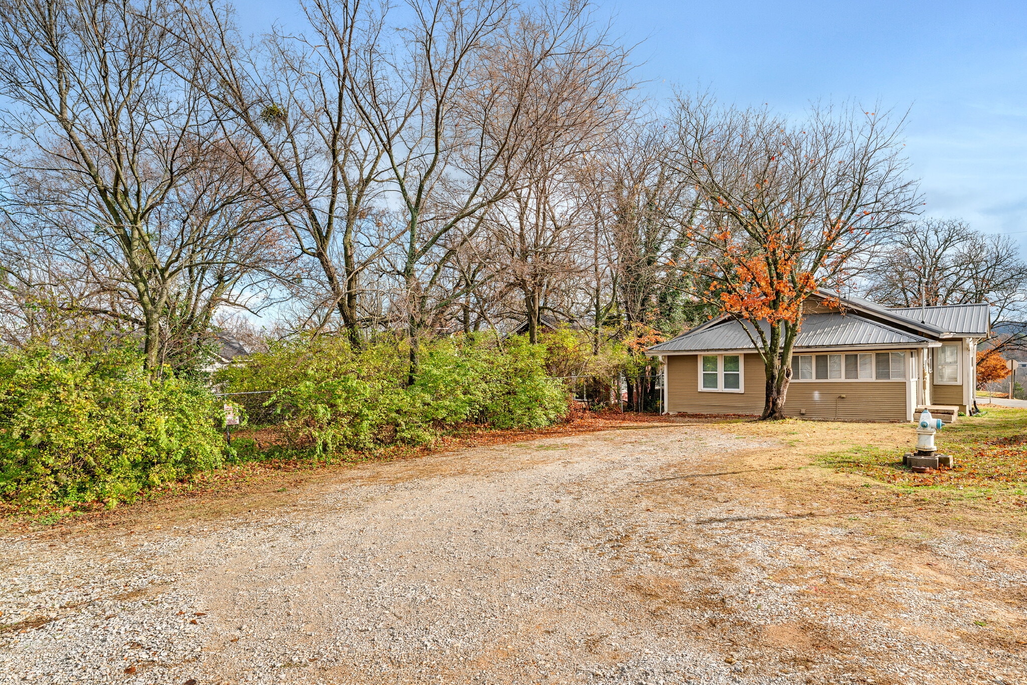 Building Photo - 811 N Lindell Ave