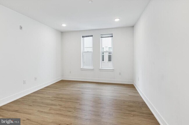 Building Photo - 1335 N Marston St