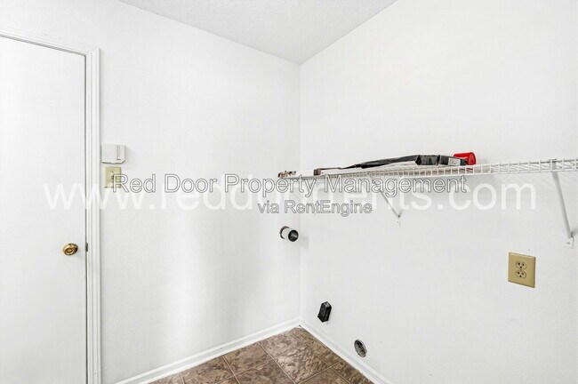 Building Photo - 6533 Newstead Dr