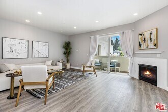 Building Photo - 11851 Laurelwood Dr
