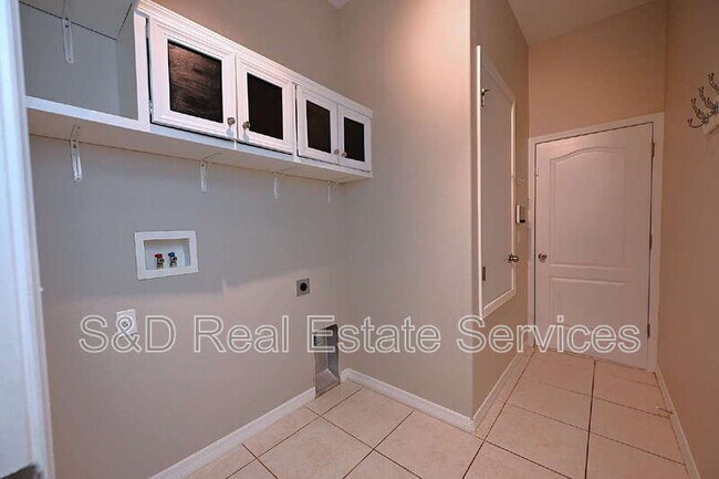 Building Photo - 7147 Cedarcrest Blvd