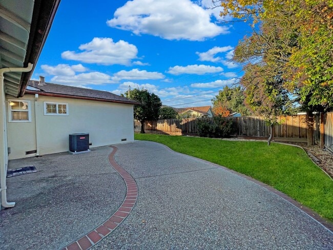 Building Photo - Charming 3-Bedroom Single-Family Home in Prime Cupertino Location