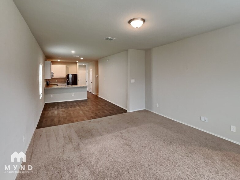 Building Photo - 7304 Marina Del Rey