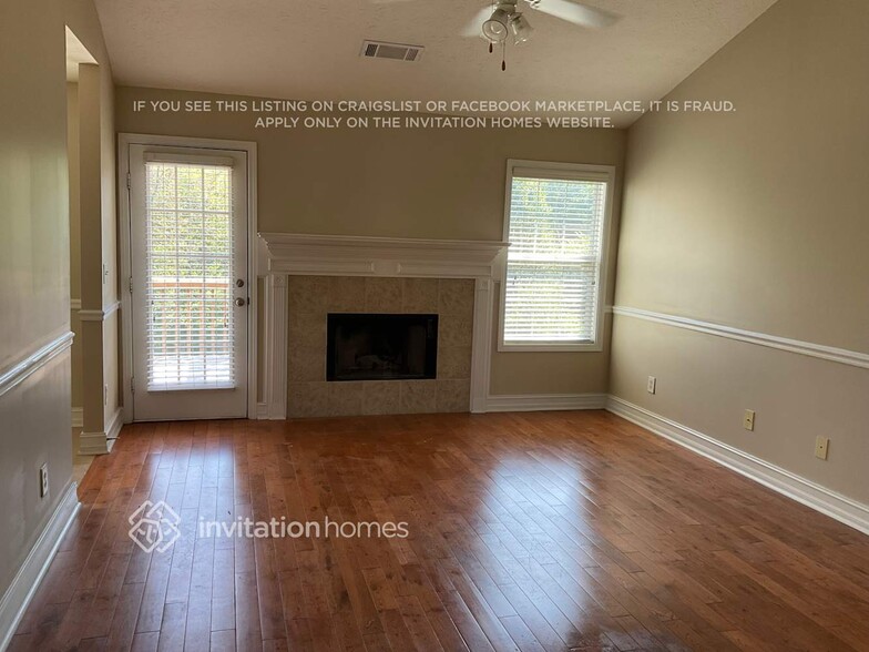 Building Photo - 3329 Silver Ridge Dr