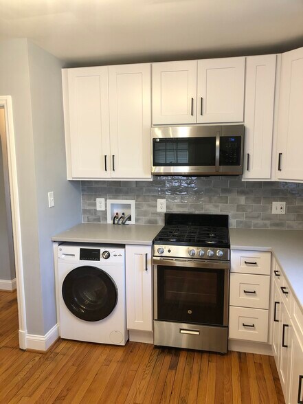 Building Photo - 5513 Ashbourne Rd