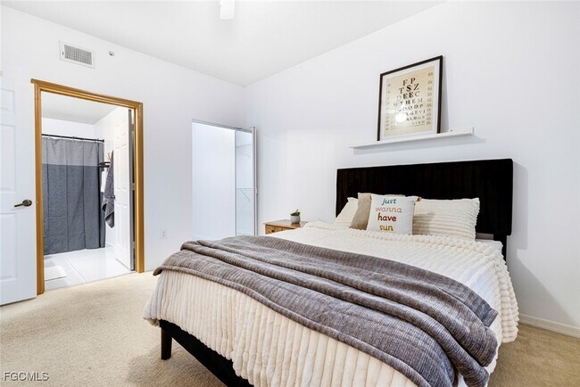 Building Photo - 11400 Ocean Walk Dr