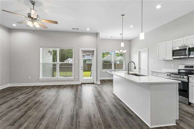 Building Photo - 60407 Vermillion Dr