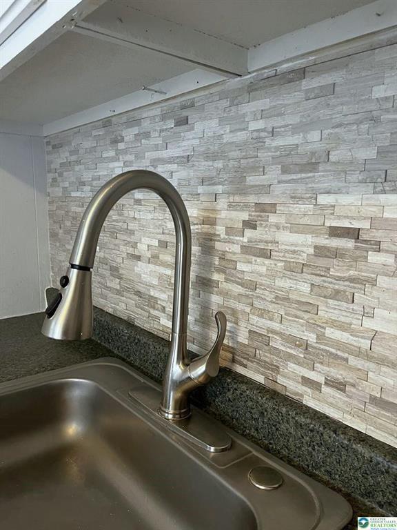 Building Photo - 322 N Franklin St