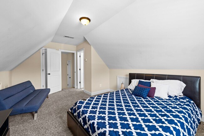 Building Photo - 4BR Craftsman on Pye Lake! Available Furnished or Unfurnished
