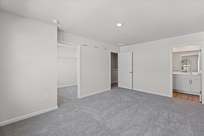 Building Photo - 27 Whaler Dr