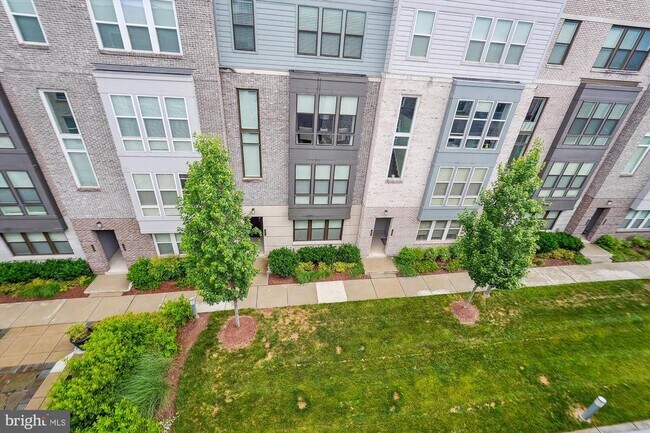 Building Photo - 13358 Sherwood Park Ln