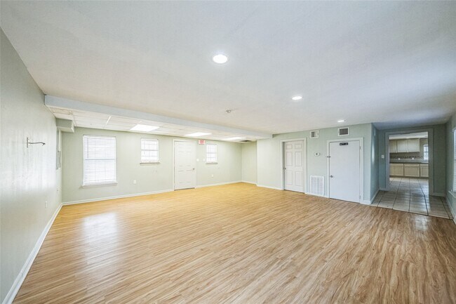 Building Photo - 2119 Jensen Dr