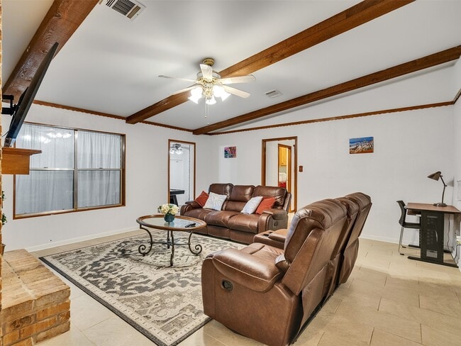 Building Photo - 4002 Thistledown Dr
