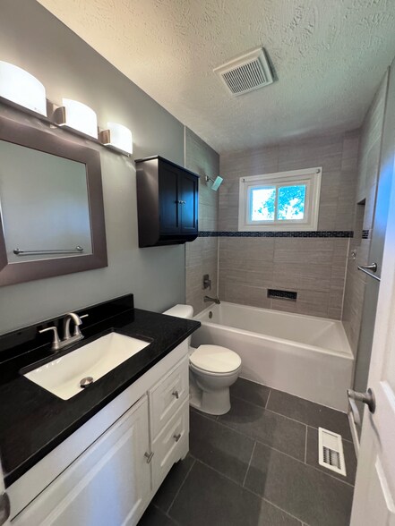 Upstairs bathroom - 6425 N 68th St