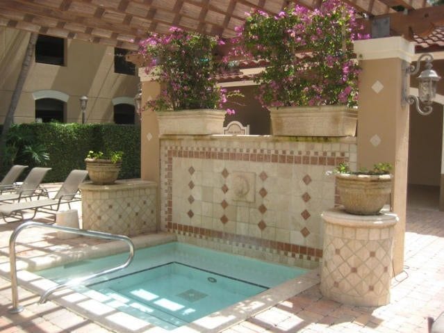 Building Photo - 616 Clearwater Park Rd