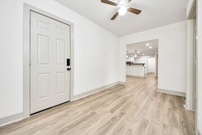 Building Photo - 2919 Rosedale St