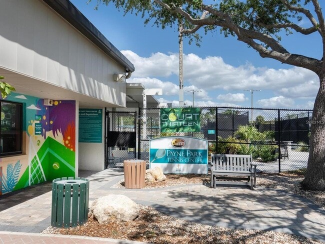 Building Photo - 508 Laurel Pk Dr