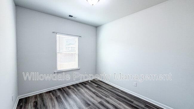 Building Photo - 993 Deaton Dr