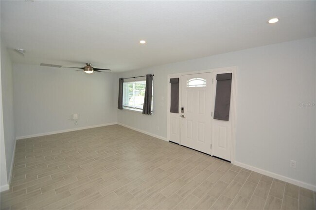 Building Photo - 14 Bolling Ln