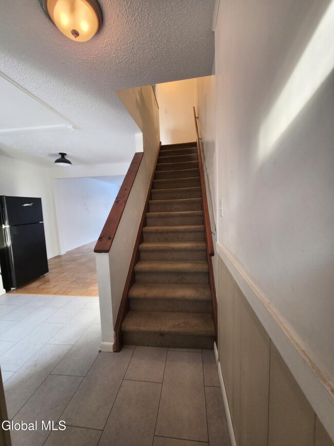 Building Photo - 38 Maxwell Dr