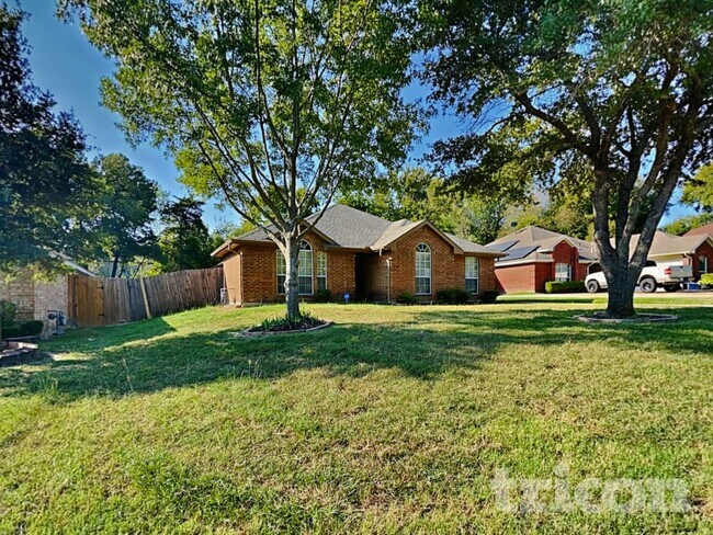 Building Photo - 352 N Beltwoods Dr