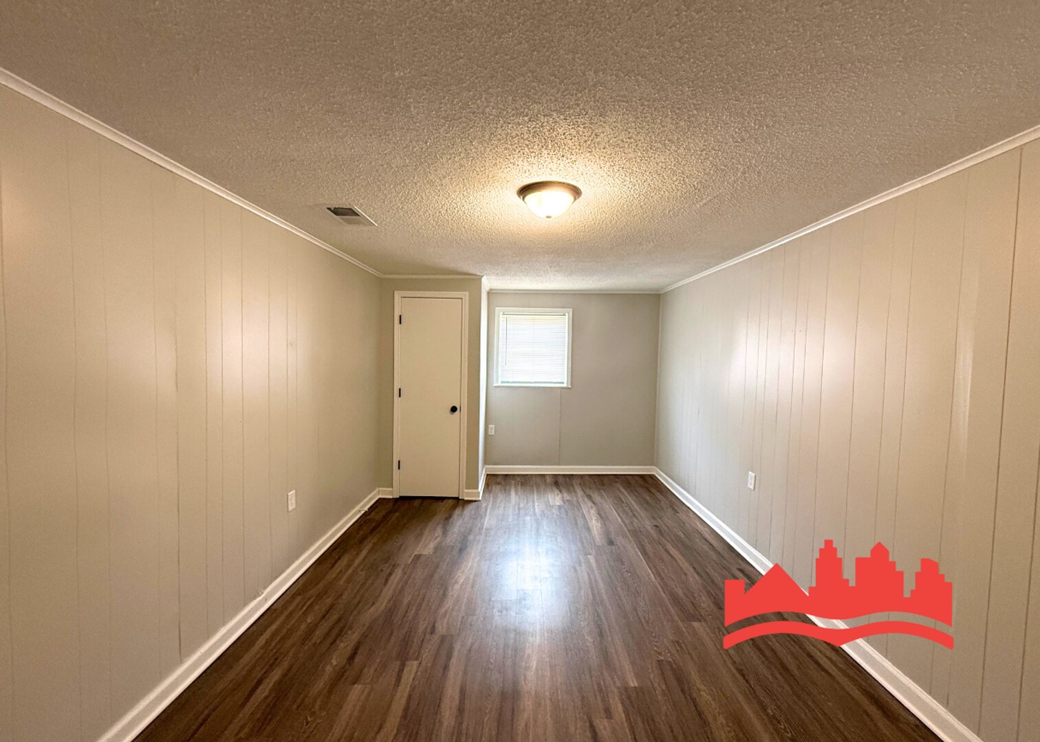 Building Photo - Fully Renovated 3BR/1BA Home
