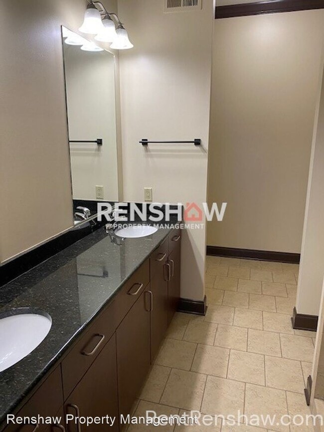 Building Photo - 2 br, 2.5 bath House - 449 Monroe Ave. #107