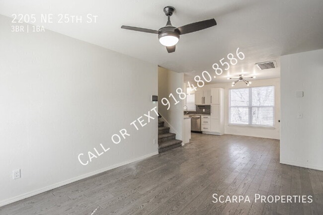 Building Photo - 2205 NE 25th St