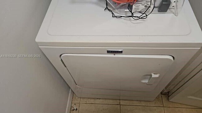 Building Photo - 207 Villa Cir