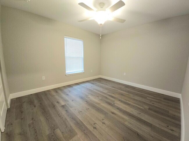 Building Photo - 262 Locust Pass