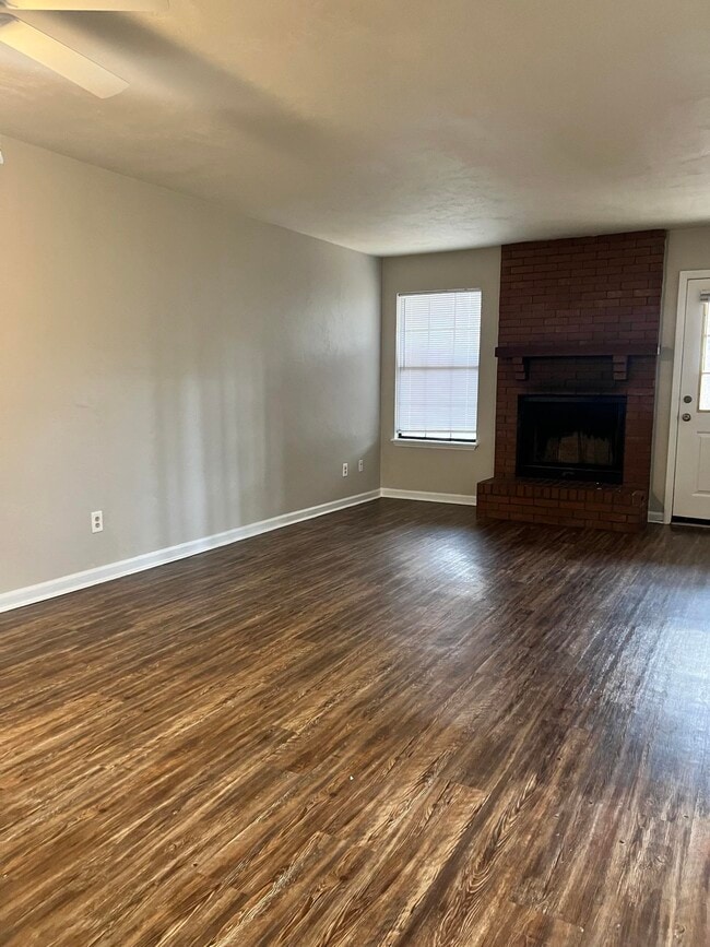 Building Photo - 2968 Woodrich Dr